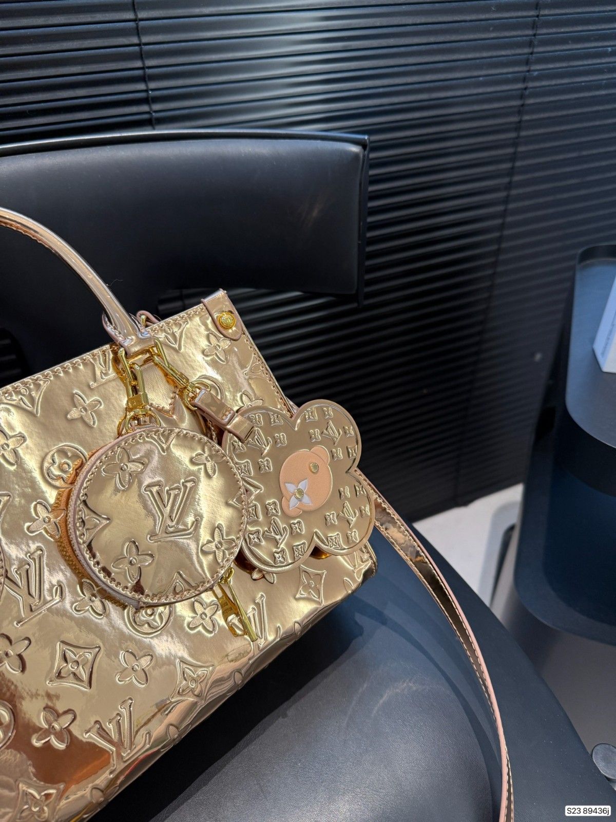 ルイヴィトン LV onthego トートバッグ A31903