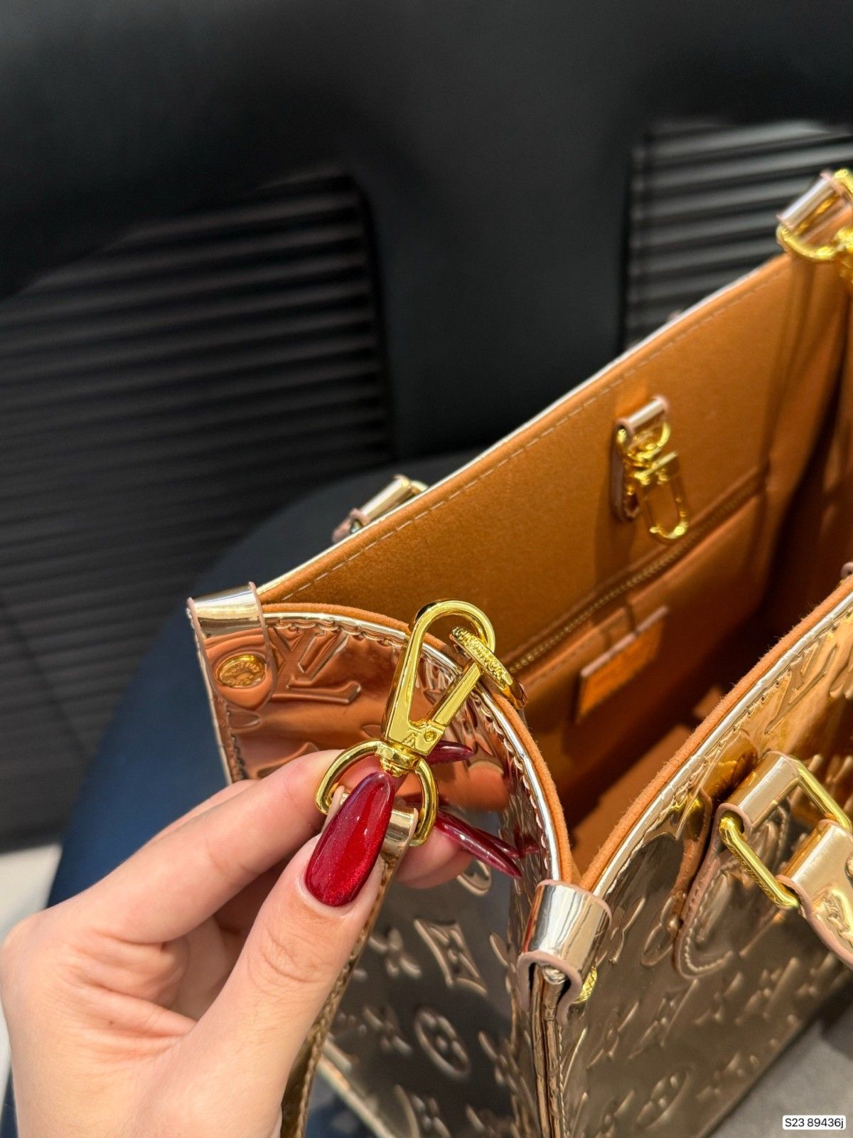 ルイヴィトン LV onthego トートバッグ A31903