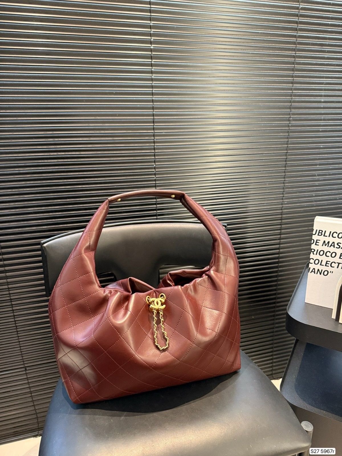 シャネル ホーボーバッグ 人気 オシャレ A31900