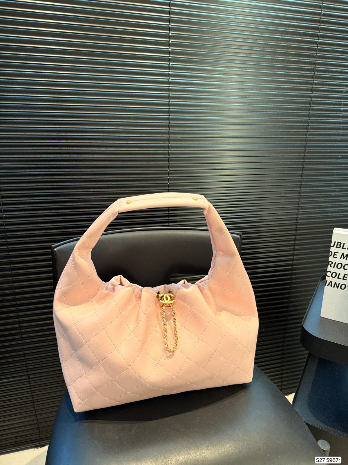 シャネル ホーボーバッグ 人気 オシャレ A31900