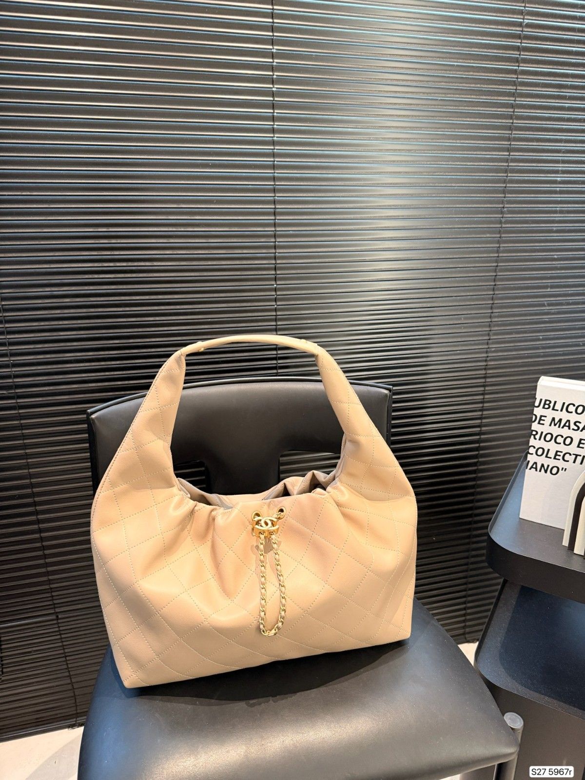 シャネル ホーボーバッグ 人気 オシャレ A31900