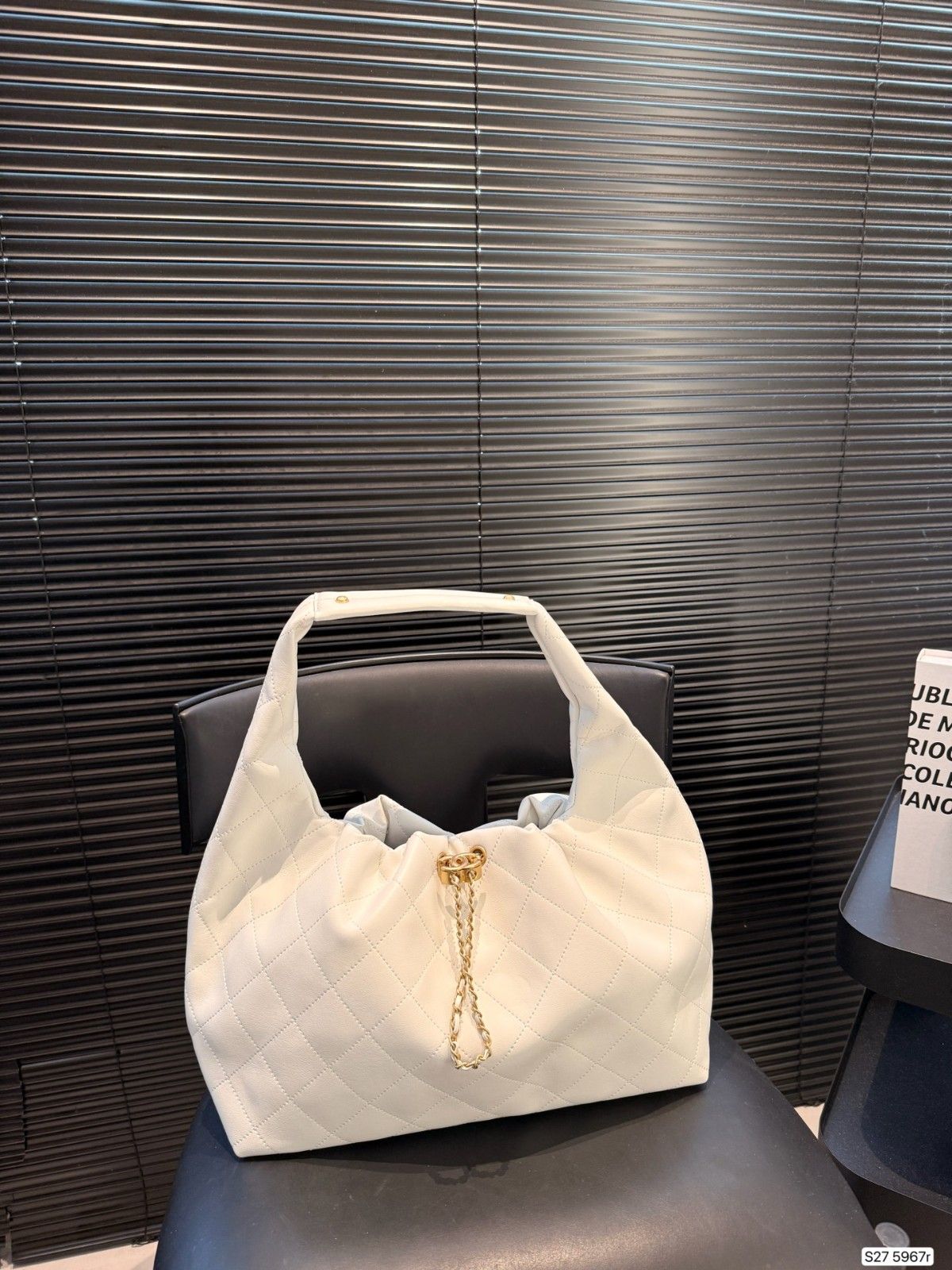 シャネル ホーボーバッグ 人気 オシャレ A31900