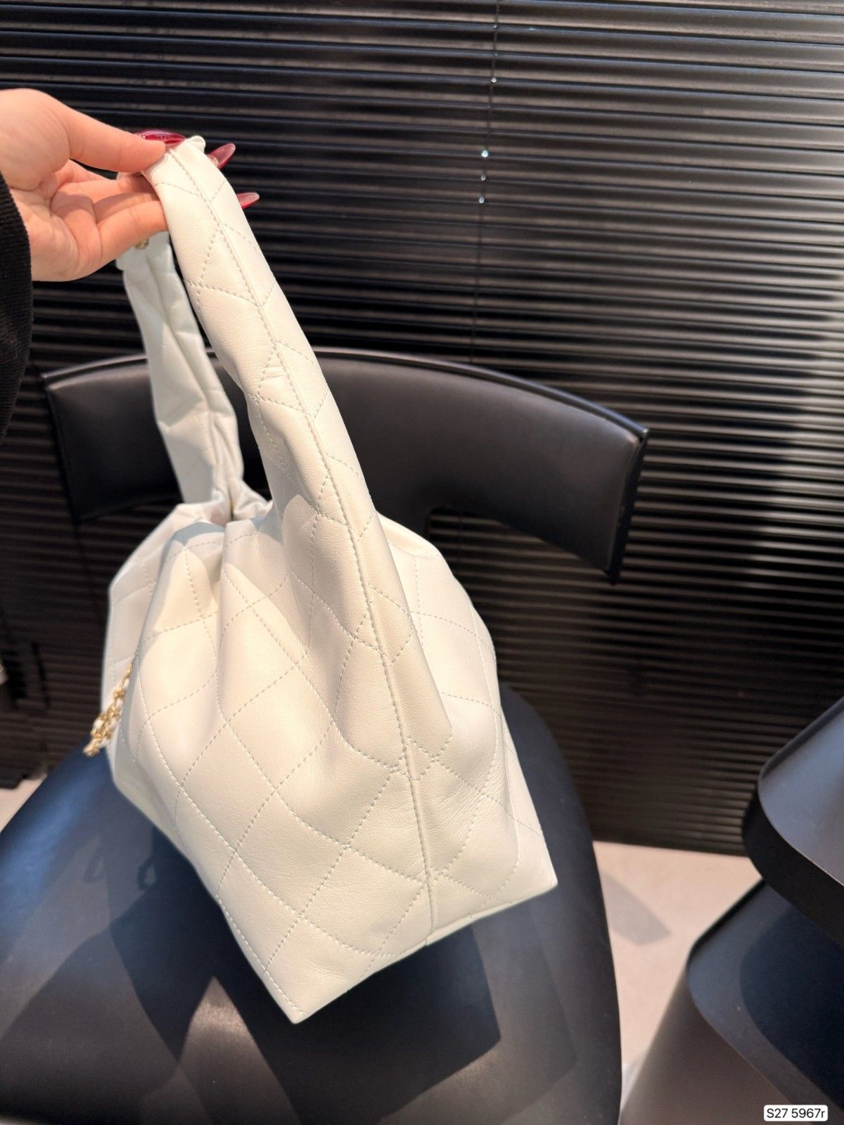 シャネル ホーボーバッグ 人気 オシャレ A31900