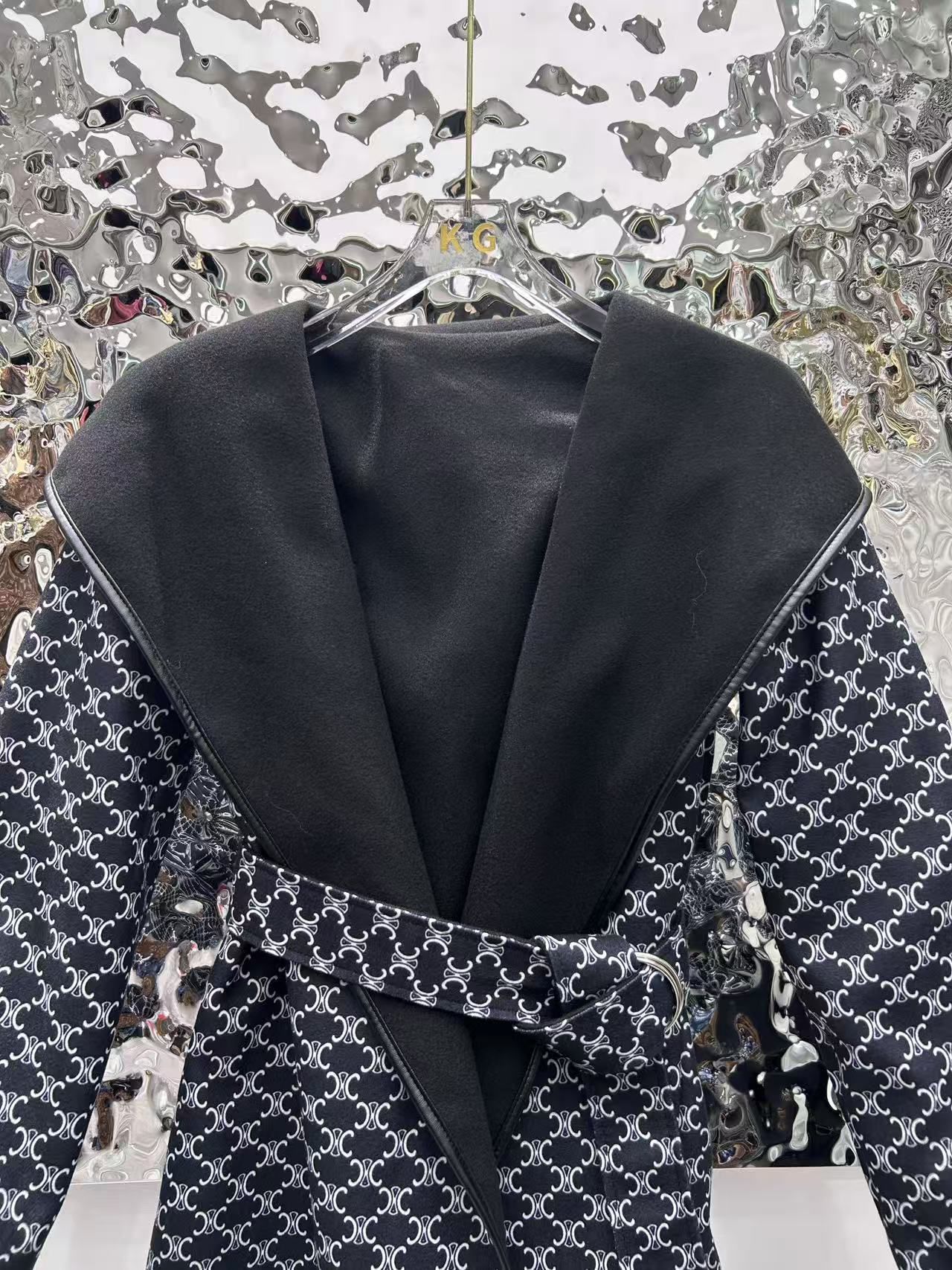 セリーヌ コート レディース向け オシャレ A31932