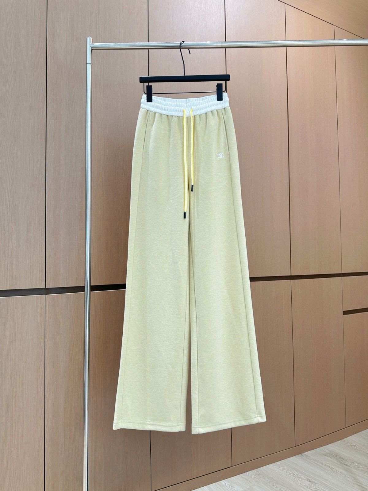 セリーヌ カジュアルパンツ レディース A31920