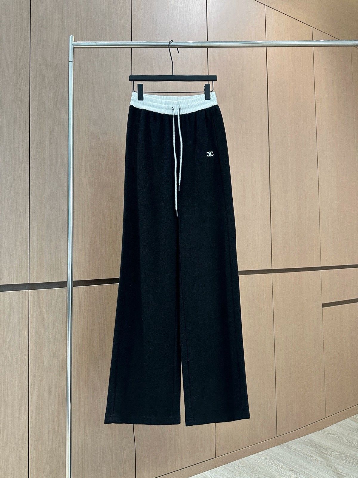 セリーヌ カジュアルパンツ レディース A31920