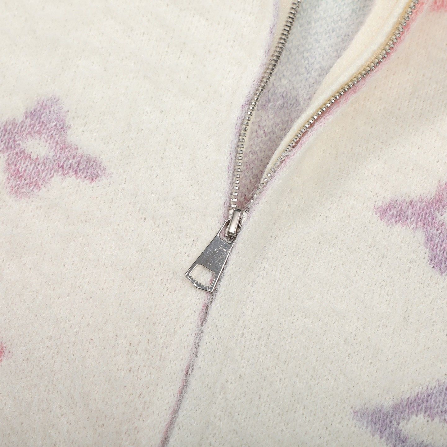 ルイヴィトン ジップ付きフード付きニットアウター A31930