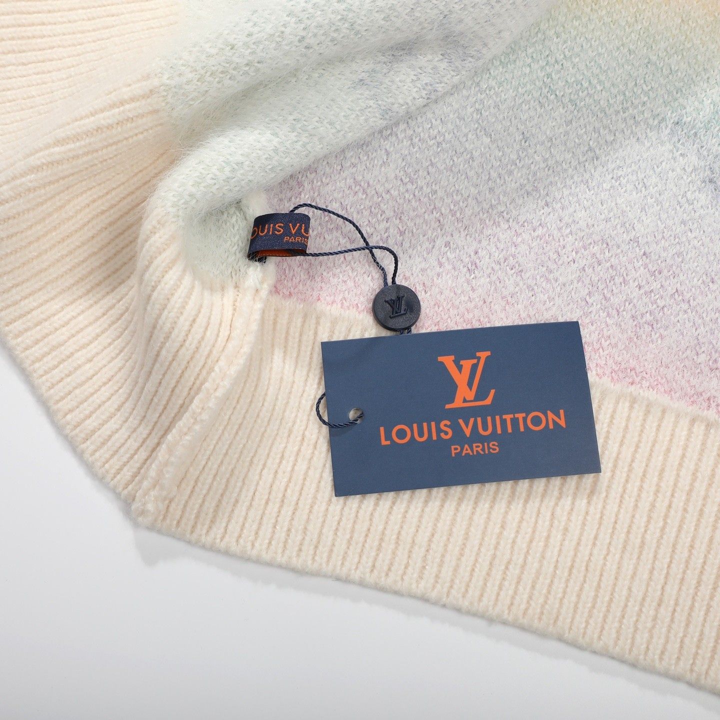 ルイヴィトン ジップ付きフード付きニットアウター A31930