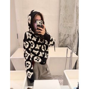 ルイヴィトン ジップ付きフード付きニットアウター A31925