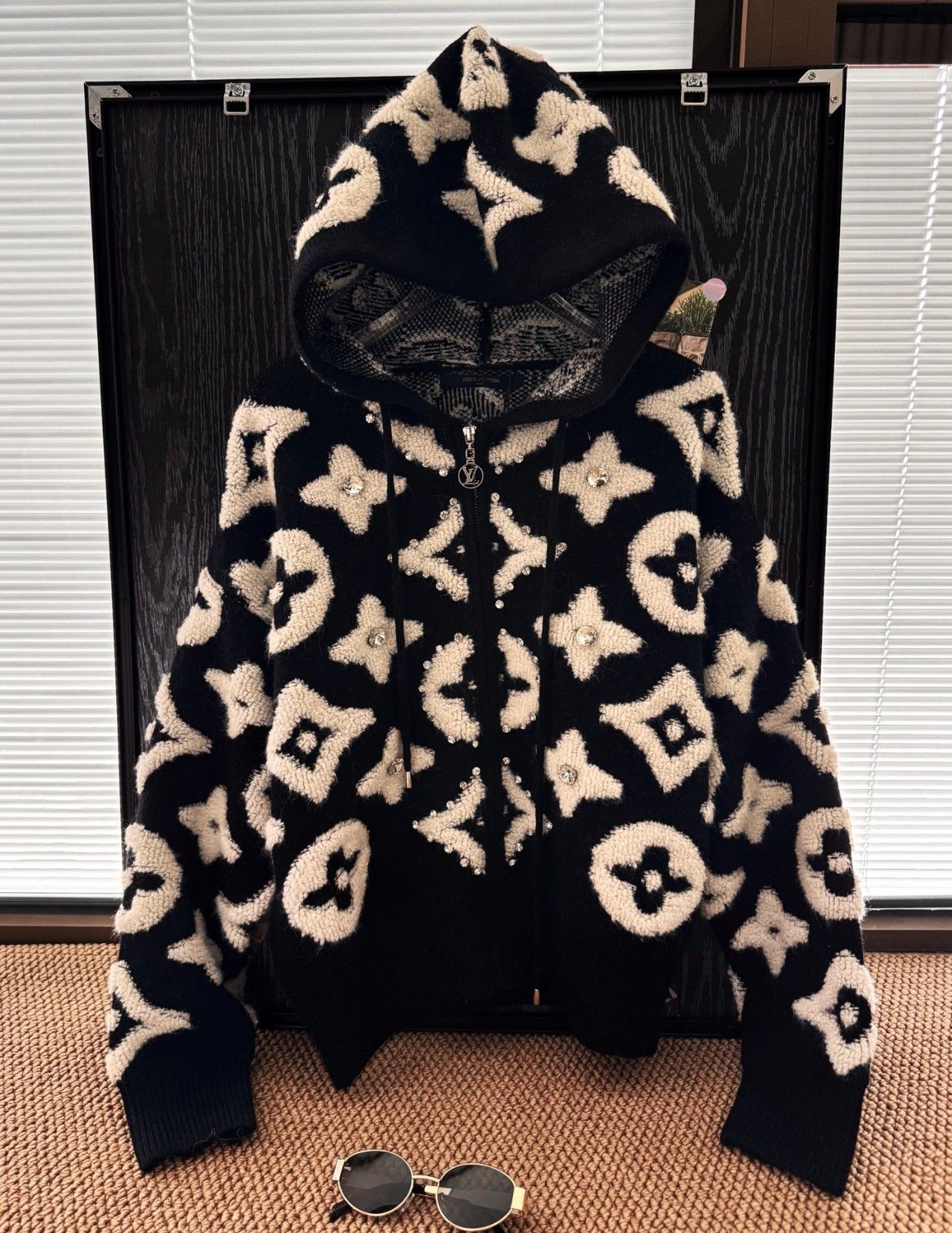 ルイヴィトン ジップ付きフード付きニットアウター A31925