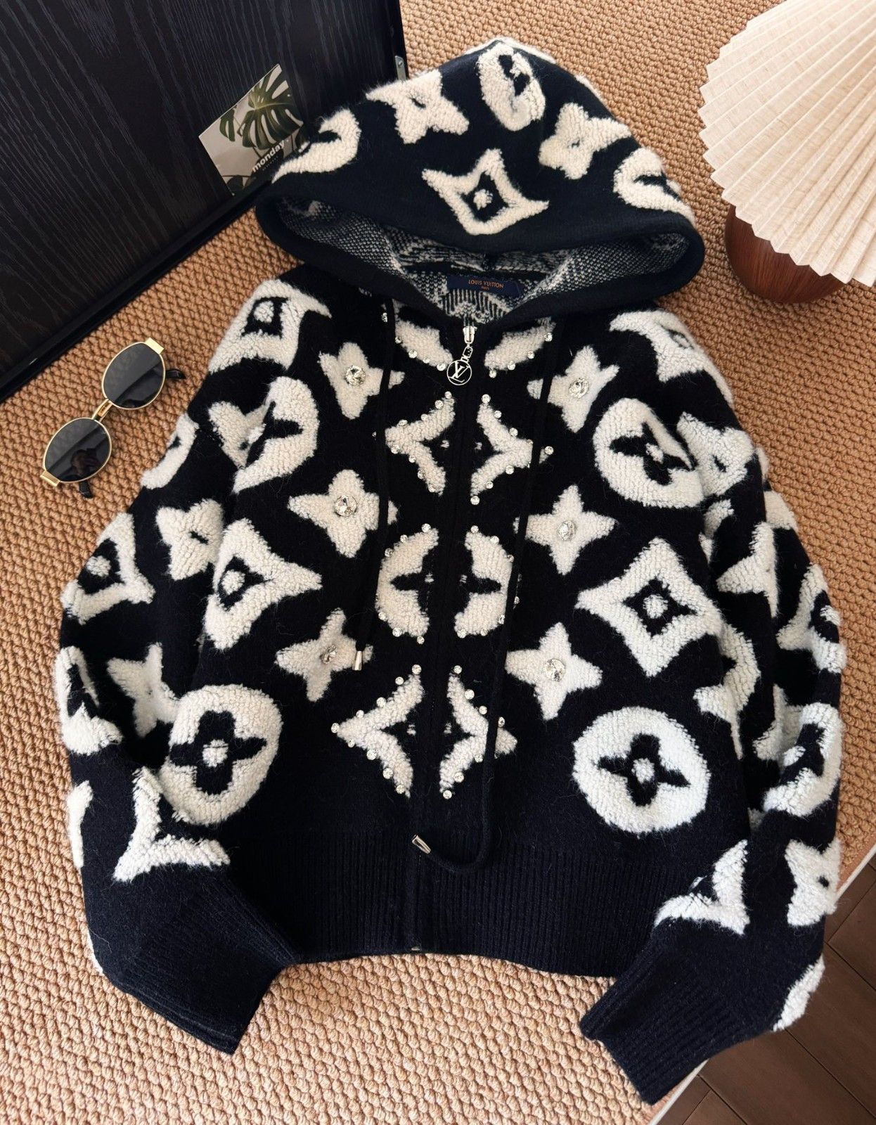 ルイヴィトン ジップ付きフード付きニットアウター A31925