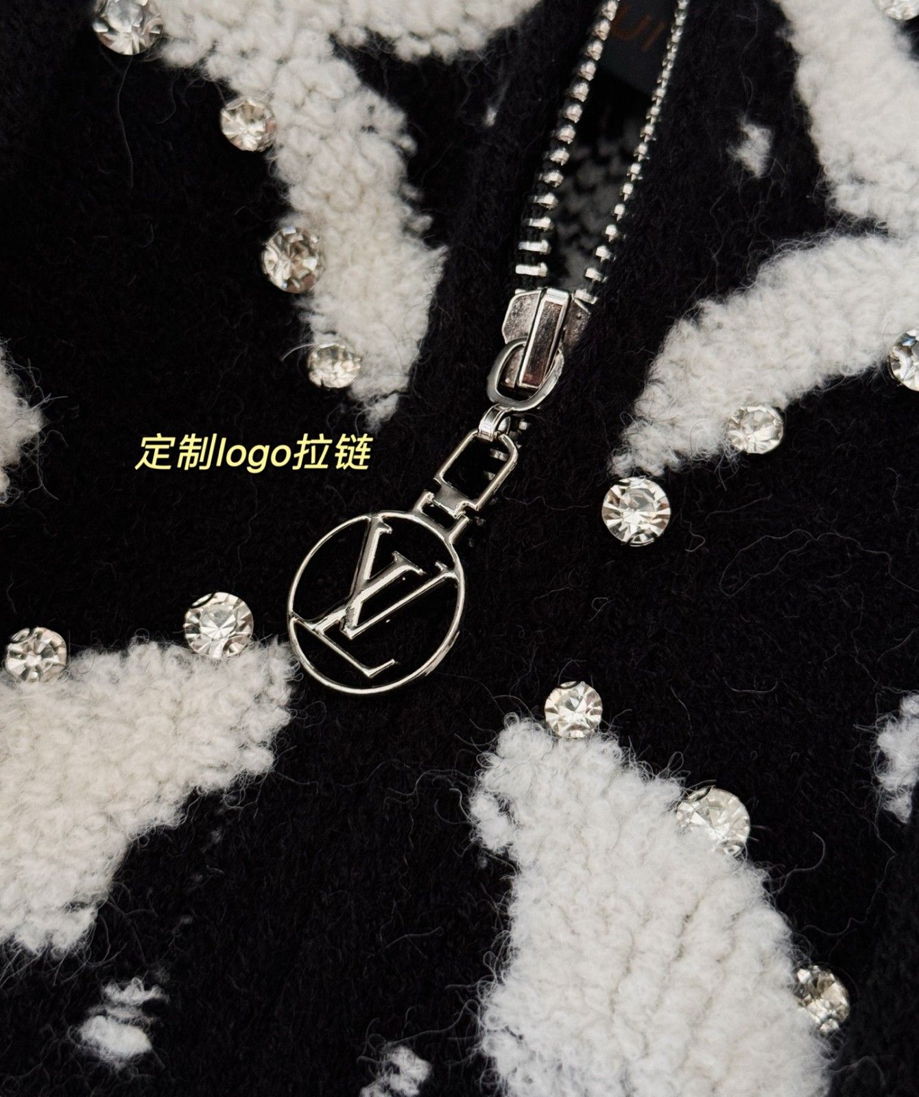 ルイヴィトン ジップ付きフード付きニットアウター A31925