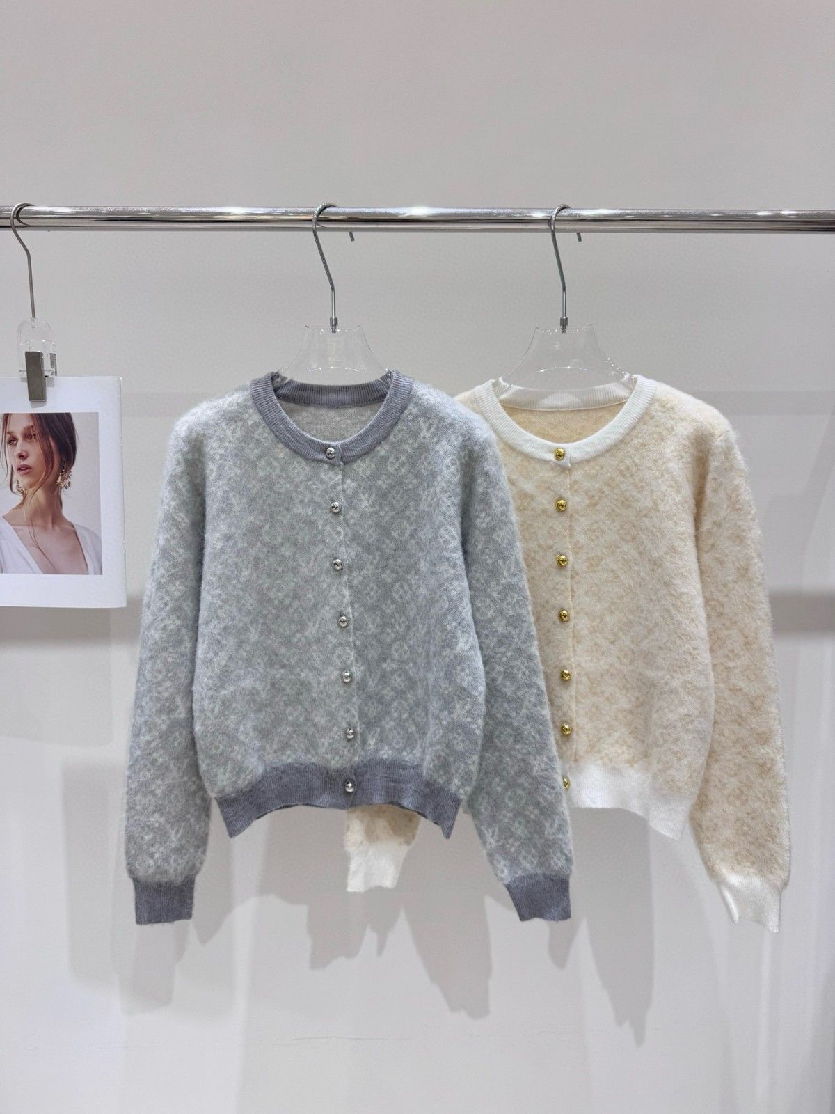 ルイヴィトン クルーネックの長袖カーディガン フリーサイズ A31921