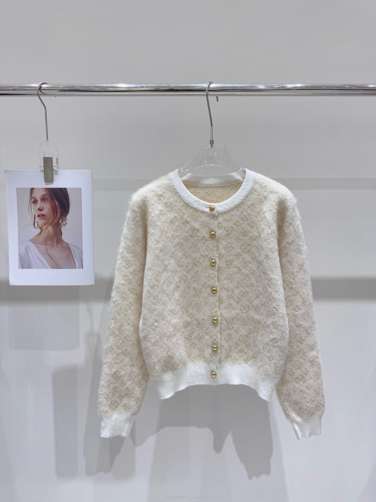 ルイヴィトン クルーネックの長袖カーディガン フリーサイズ A31921