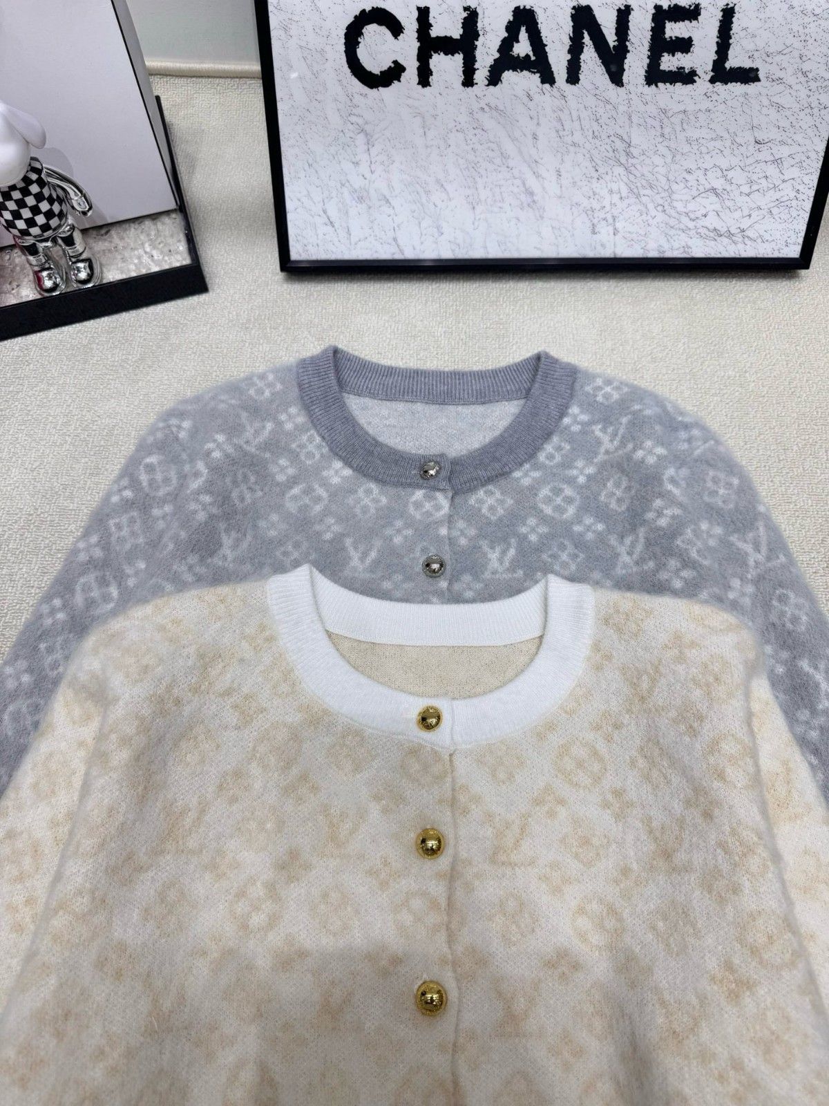 ルイヴィトン クルーネックの長袖カーディガン フリーサイズ A31921