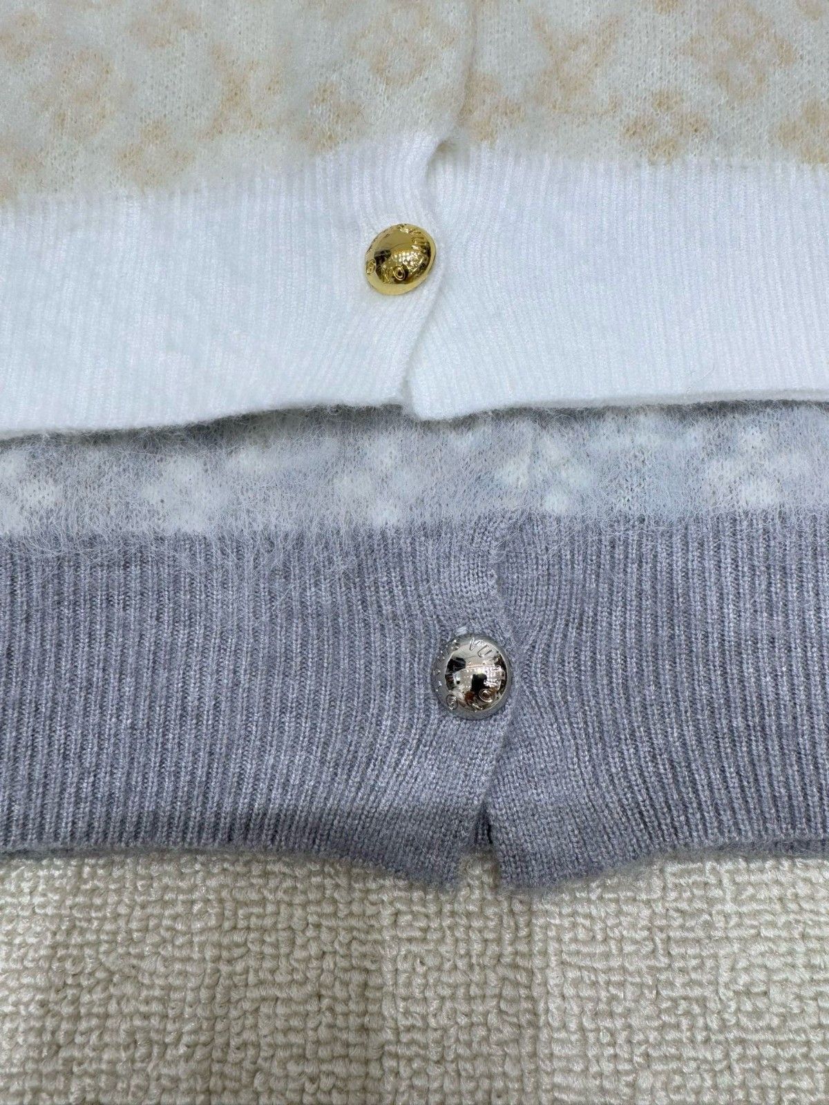 ルイヴィトン クルーネックの長袖カーディガン フリーサイズ A31921