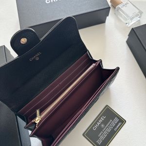 シャネル 長財布 キャビアレザーの二つ折り長財布 A31919