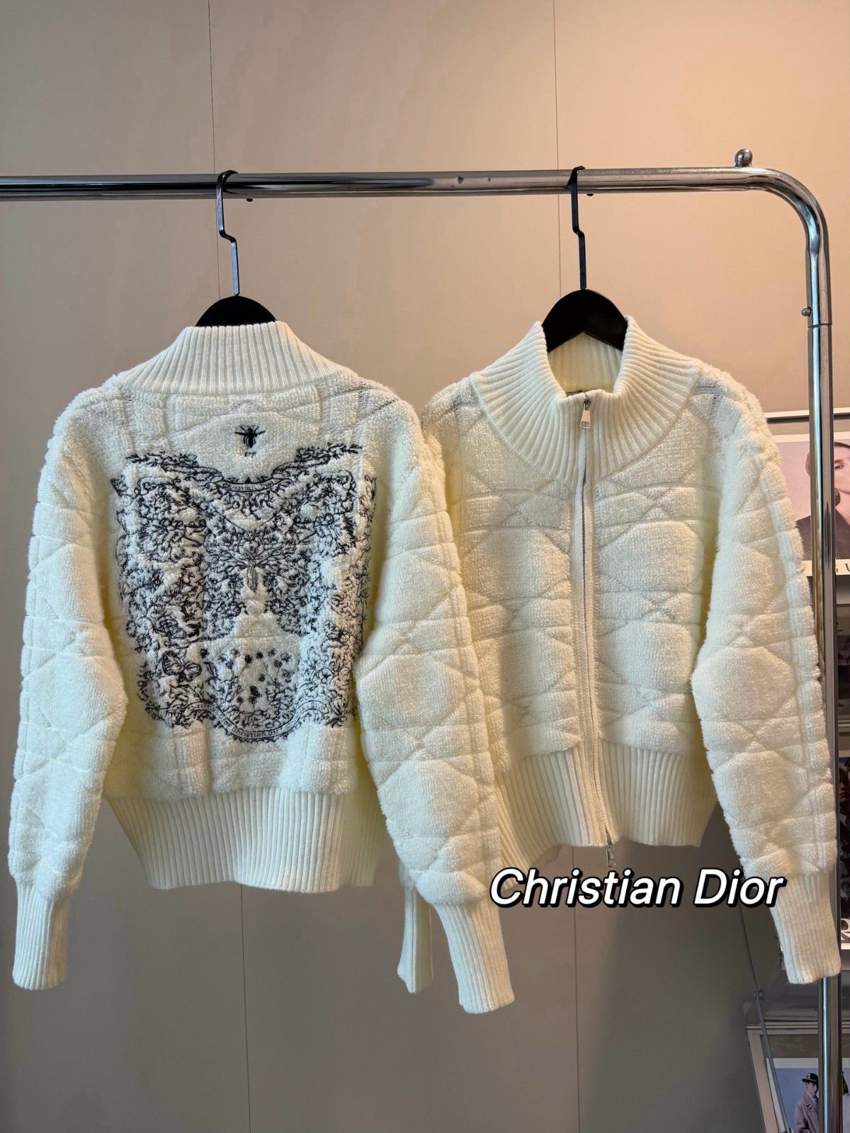ディオール 刺繍入りニットジップアップセーター A31927