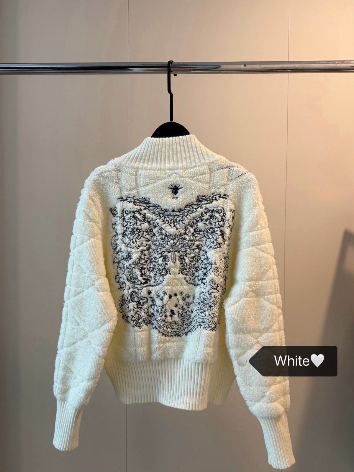 ディオール 刺繍入りニットジップアップセーター A31927