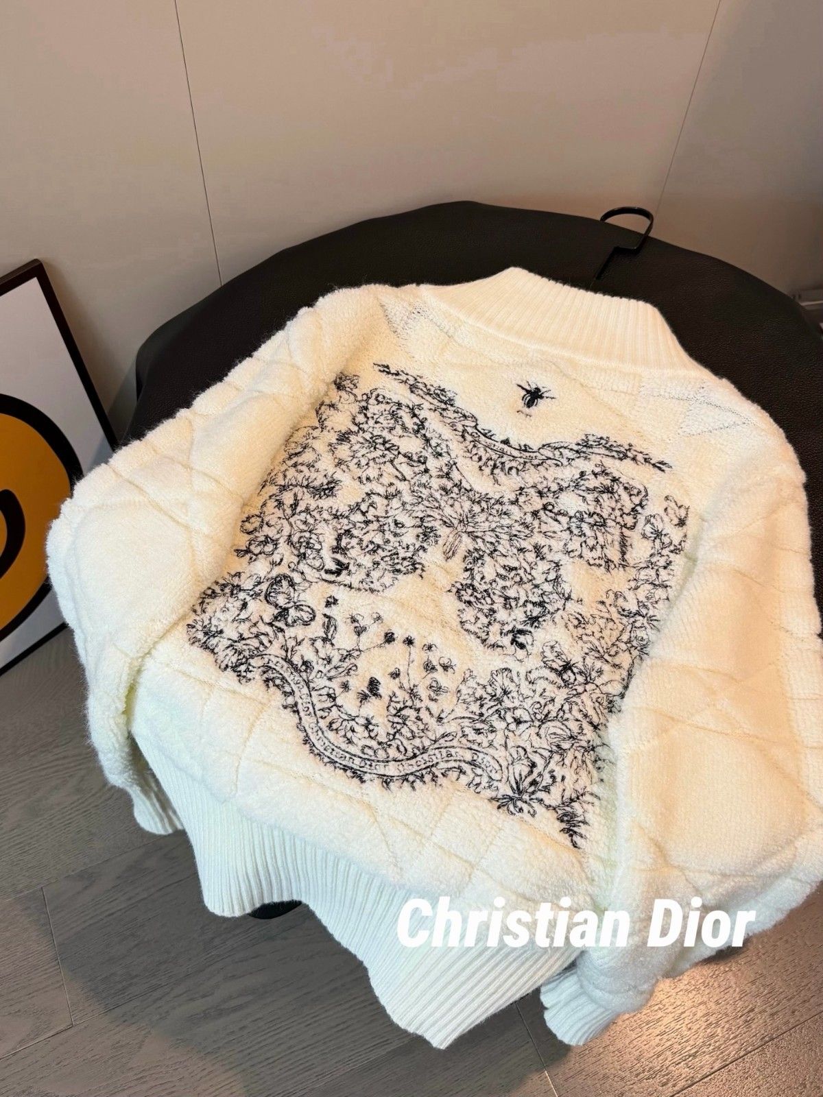 ディオール 刺繍入りニットジップアップセーター A31927