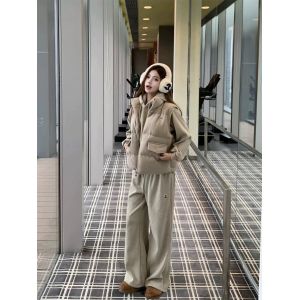 モンクレール ベスト・パーカー・スウェットパンツのお得な3点セット A31926