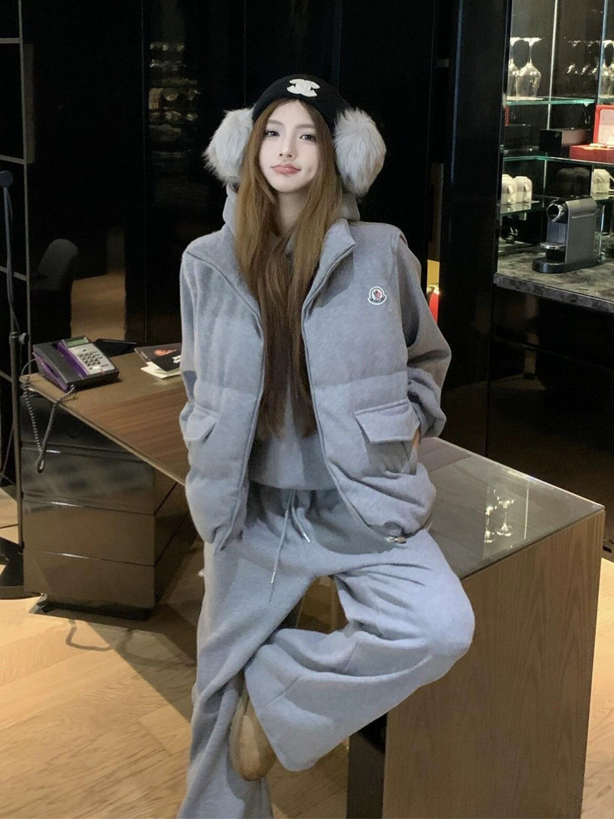 モンクレール ベスト・パーカー・スウェットパンツのお得な3点セット A31926