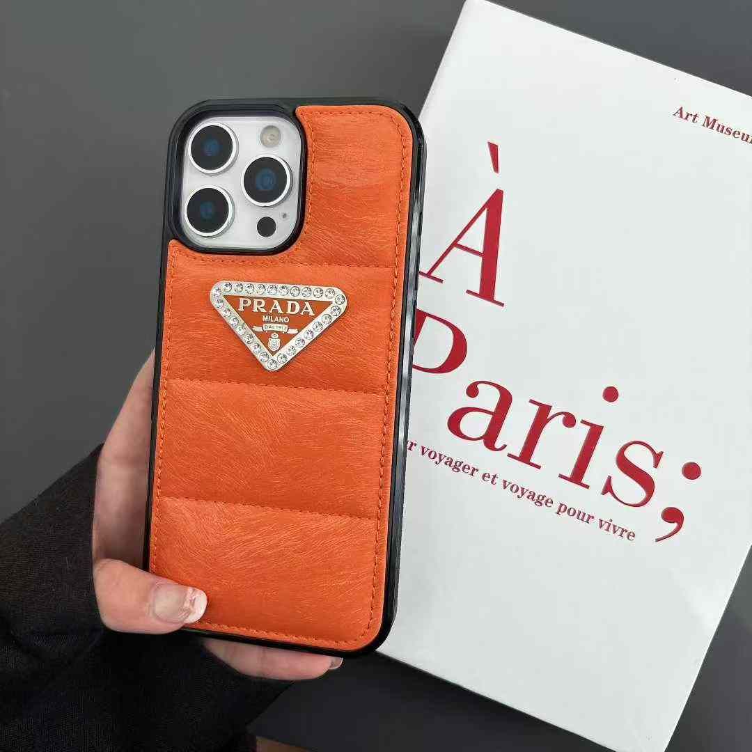 プラダiPhone17/16/15/14/13/12/11ケース