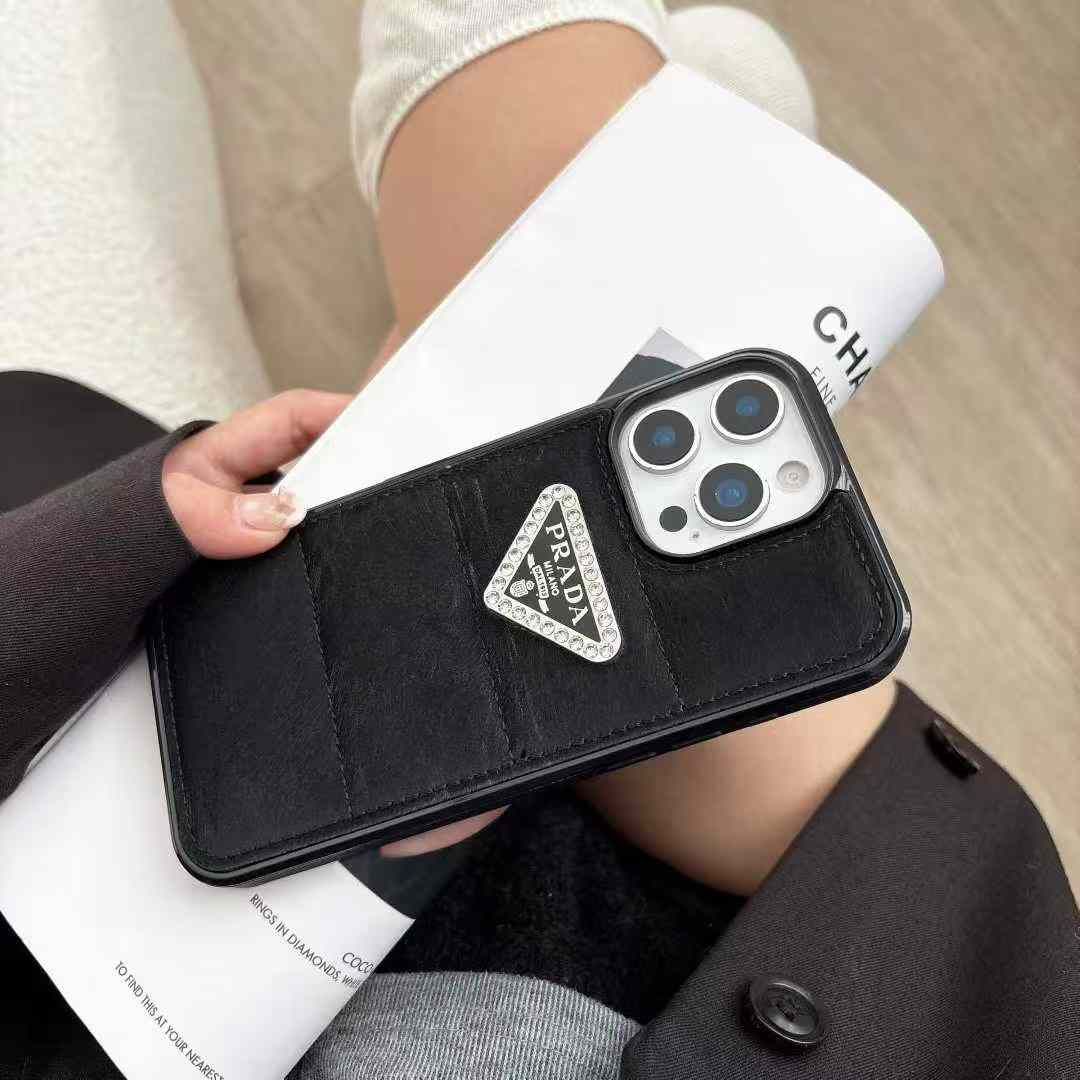 プラダiPhone17/16/15/14/13/12/11ケース