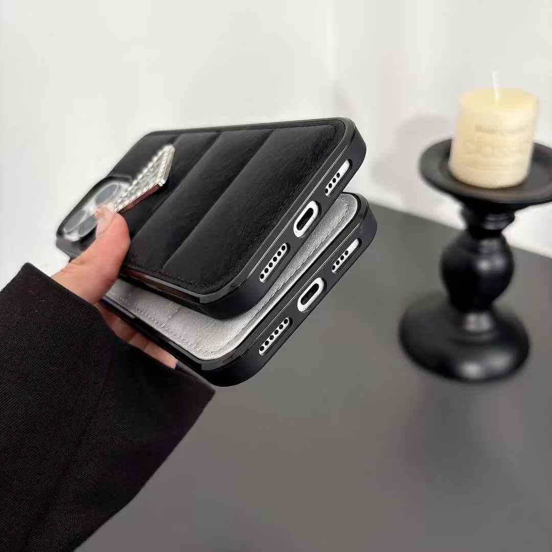 プラダiPhone17/16/15/14/13/12/11ケース