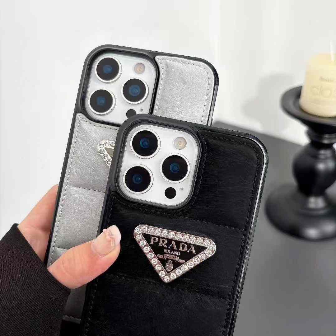 プラダiPhone17/16/15/14/13/12/11ケース