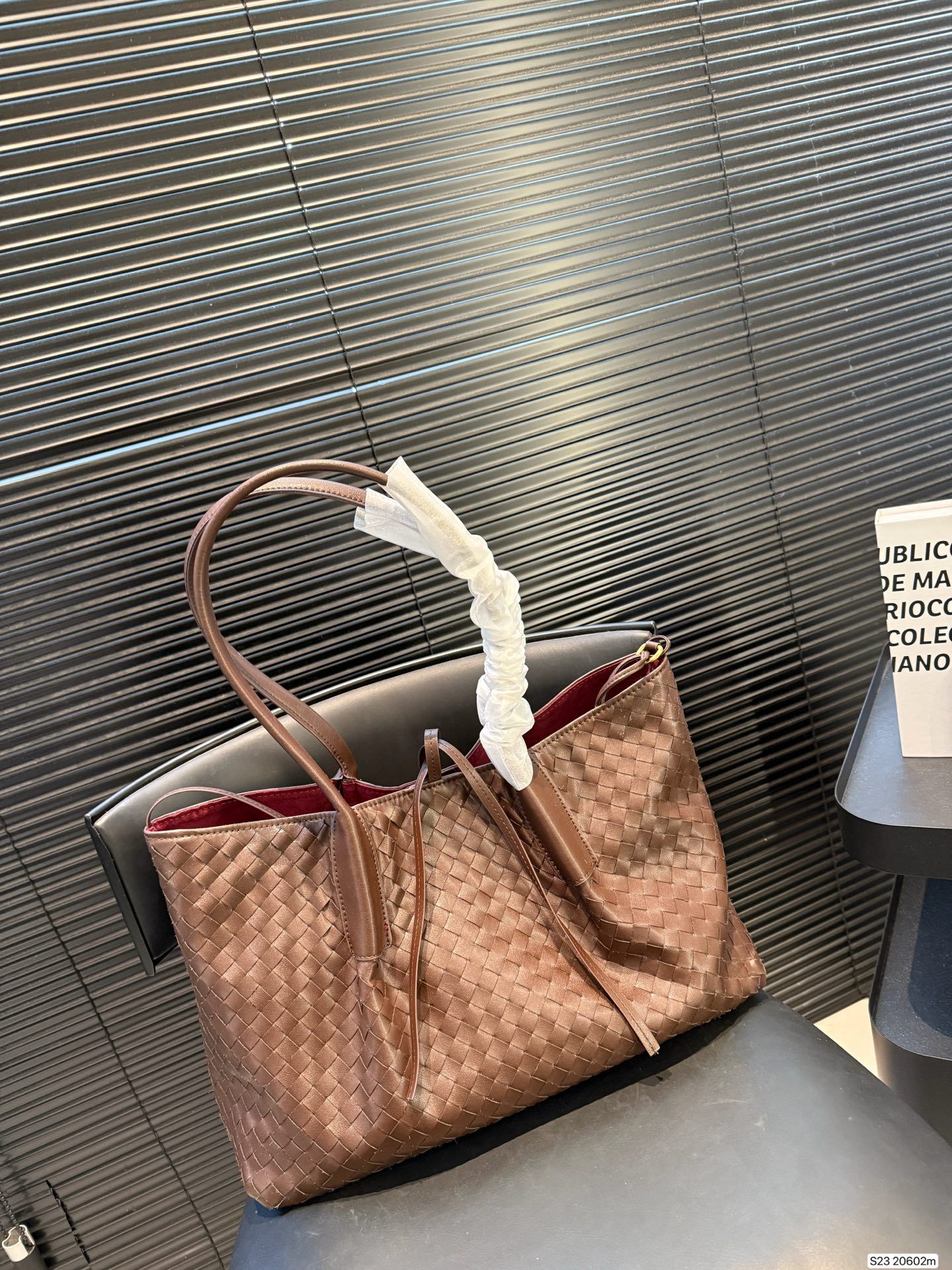 ボッテガ・ヴェネタ トートバッグ シンプル 通勤 A31938