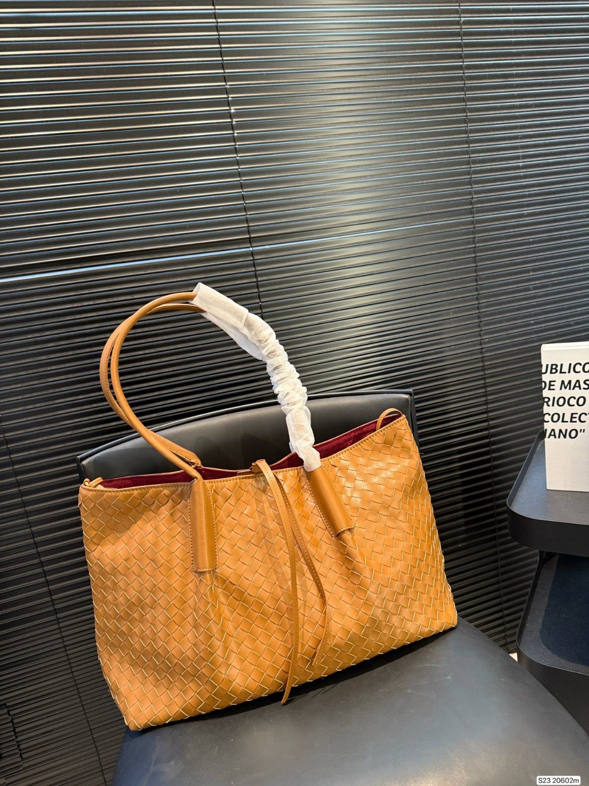 ボッテガ・ヴェネタ トートバッグ シンプル 通勤 A31938