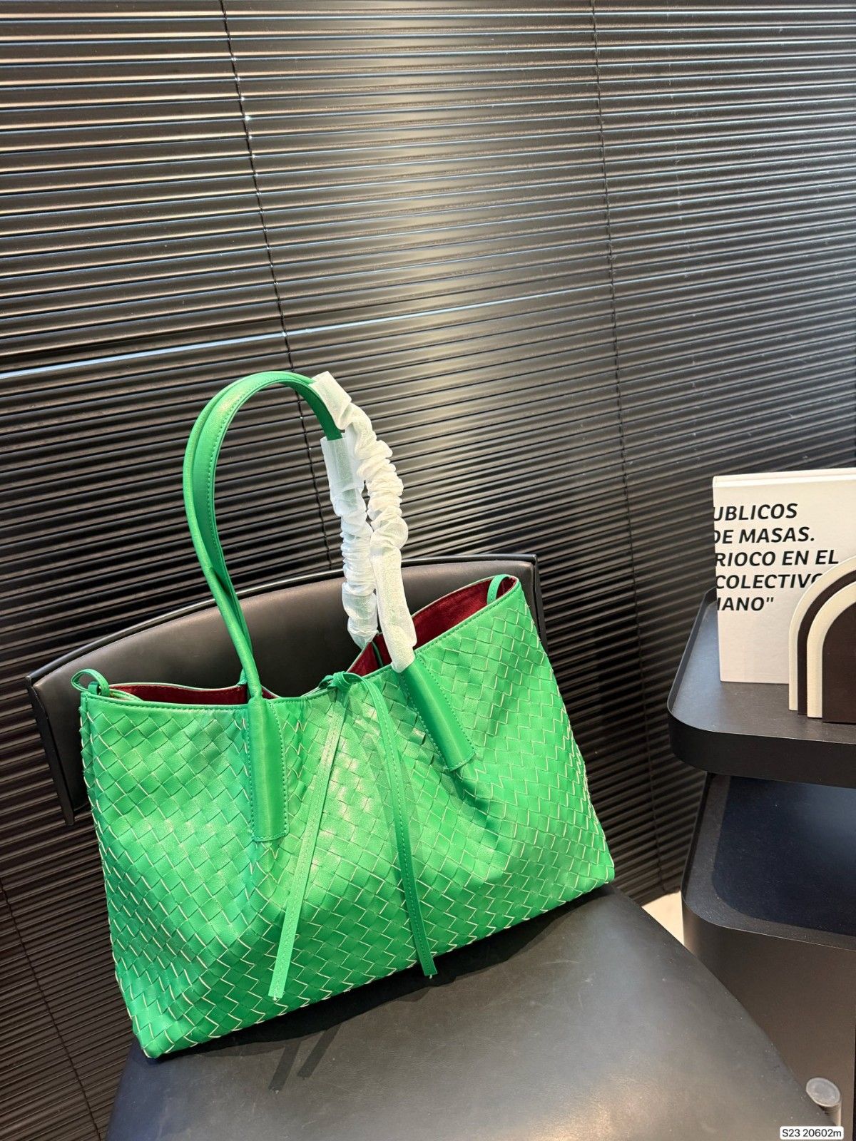 ボッテガ・ヴェネタ トートバッグ シンプル 通勤 A31938