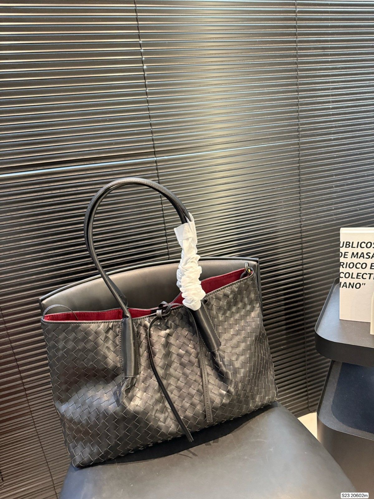 ボッテガ・ヴェネタ トートバッグ シンプル 通勤 A31938