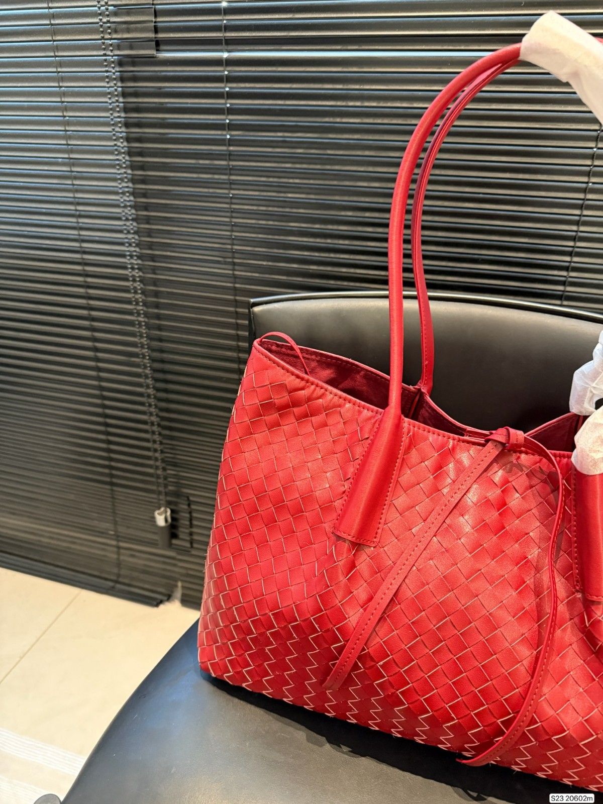 ボッテガ・ヴェネタ トートバッグ シンプル 通勤 A31938