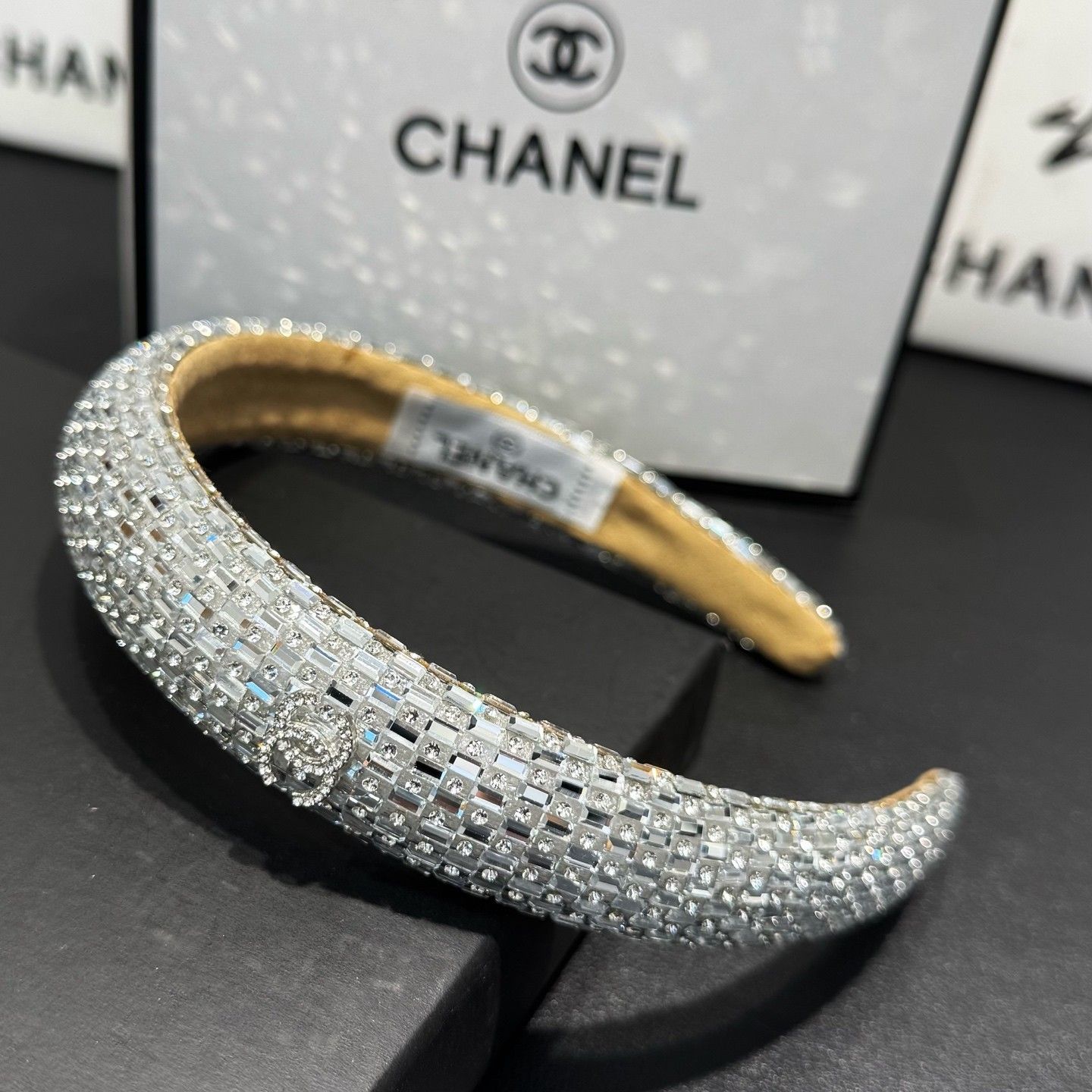 シャネル カチューシャ キラキラ 可愛い A31946