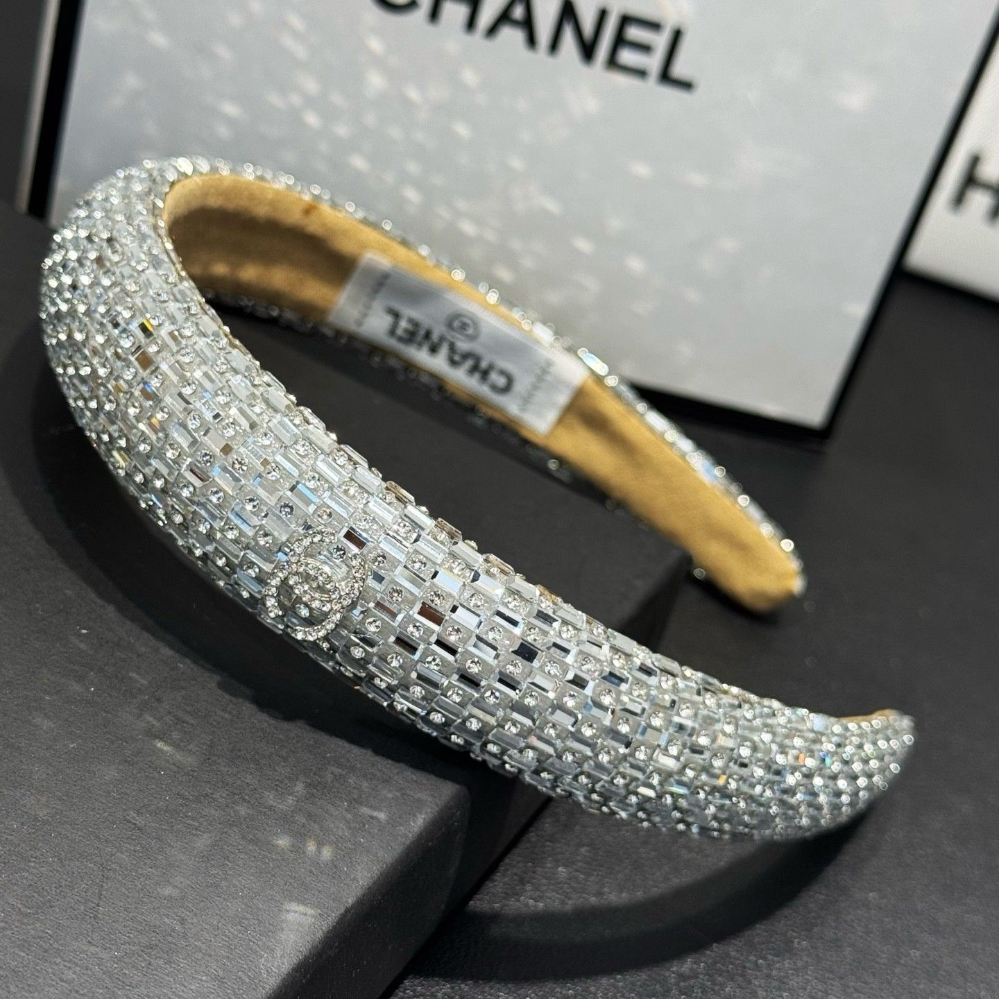 シャネル カチューシャ キラキラ 可愛い A31946