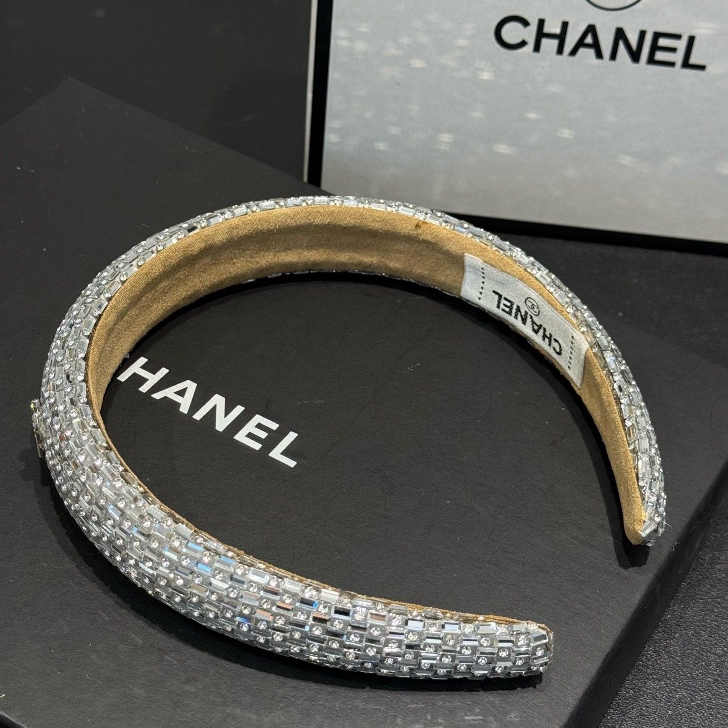 シャネル カチューシャ キラキラ 可愛い A31946