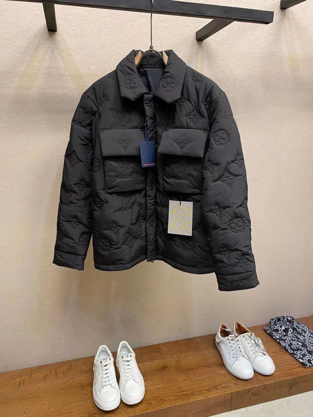 ルイヴィトン 中綿入れジャケット 刺繍ロゴ クラシック A31940