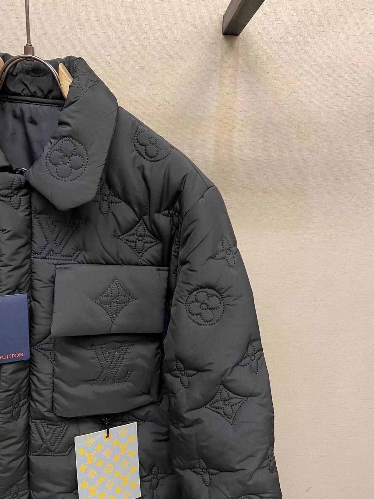 ルイヴィトン 中綿入れジャケット 刺繍ロゴ クラシック A31940