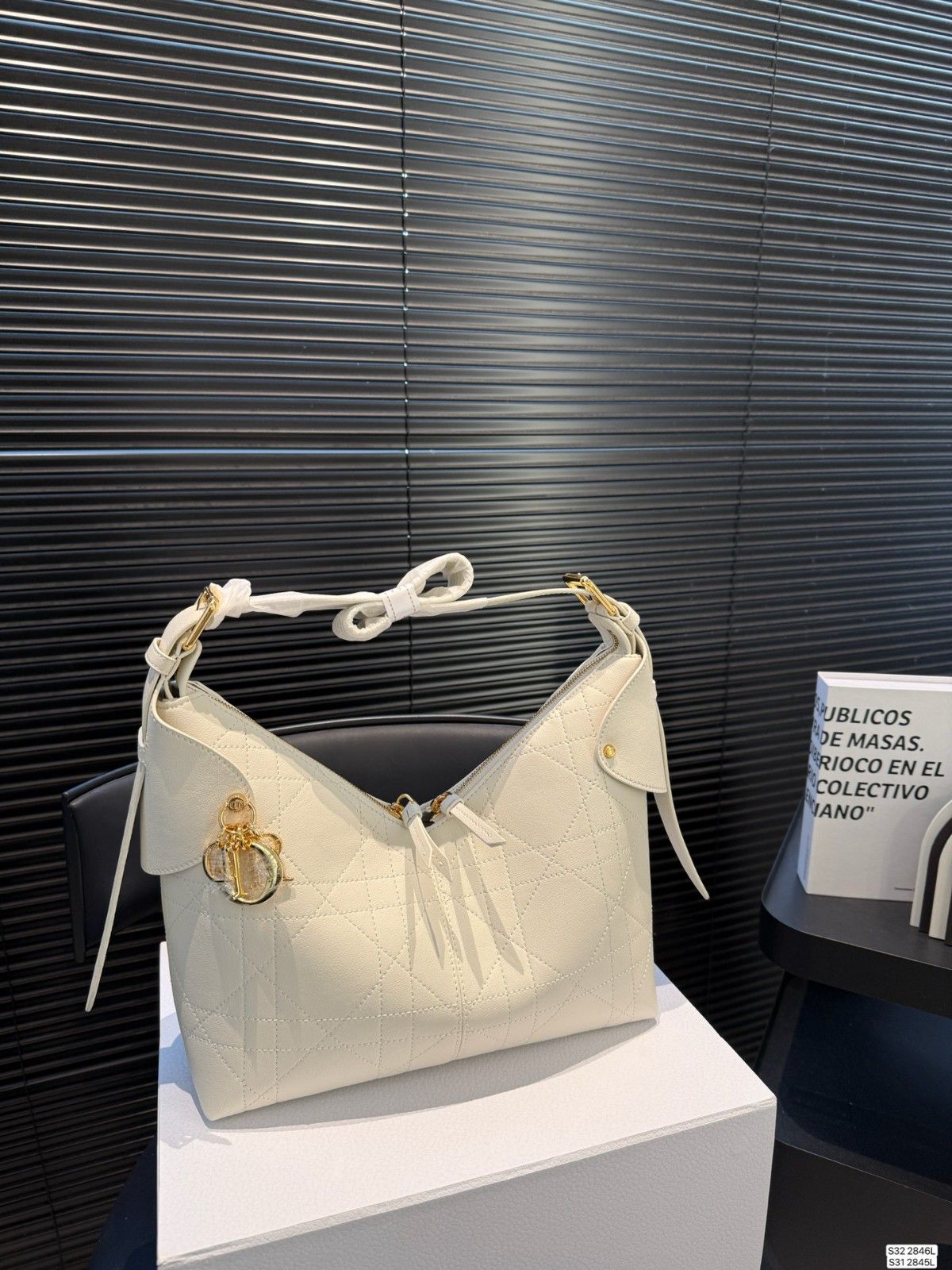 ディオール Dior Voyage ホーボーバッグ 高級 A31945