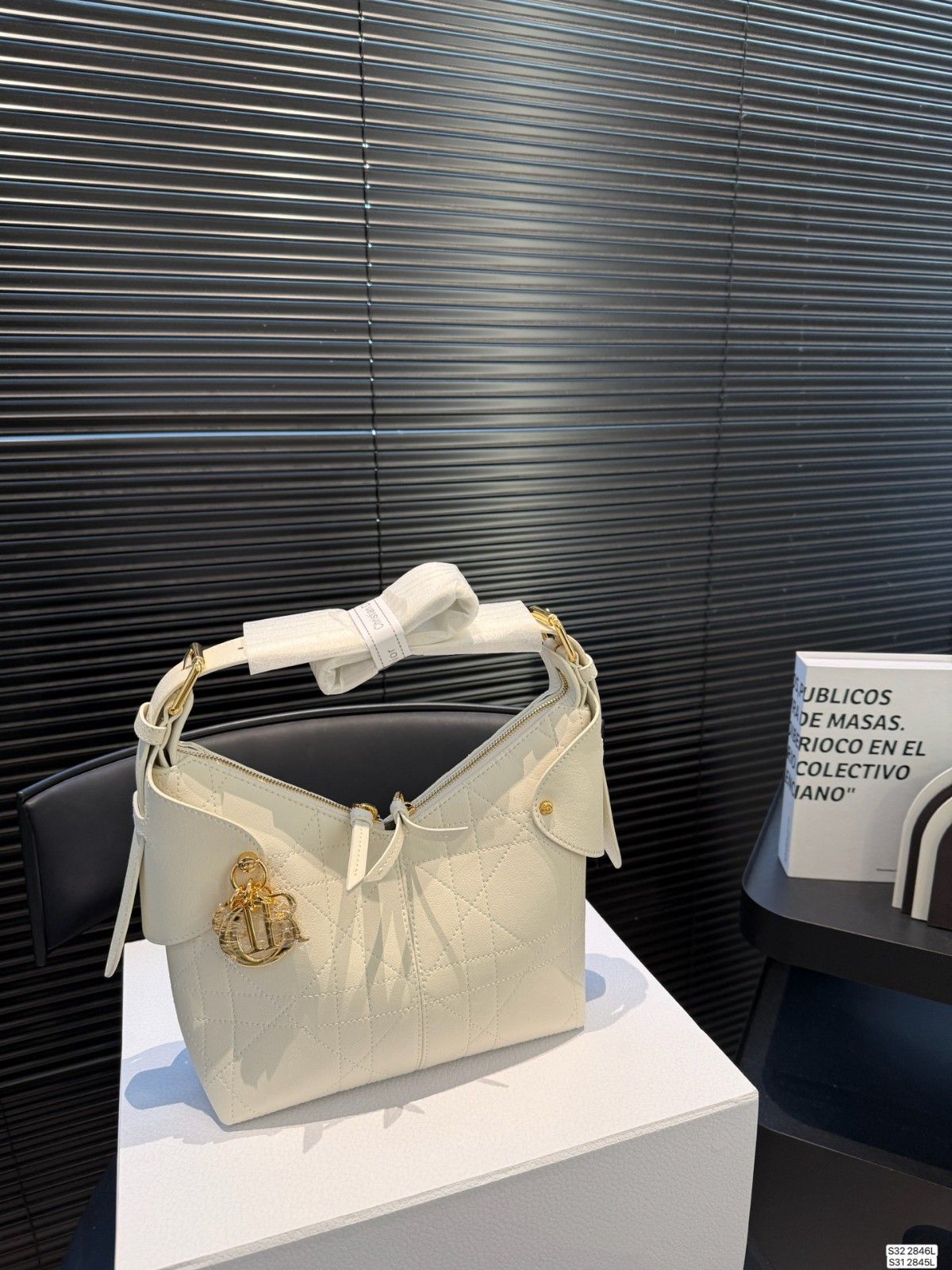 ディオール Dior Voyage ホーボーバッグ 高級 A31945