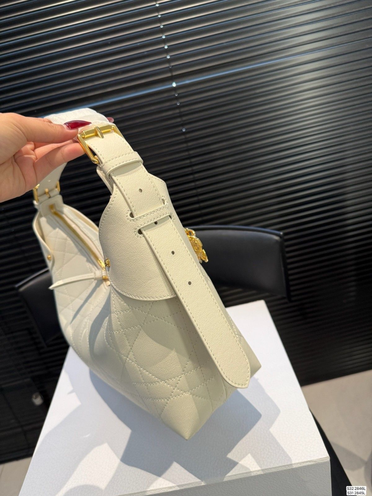 ディオール Dior Voyage ホーボーバッグ 高級 A31945