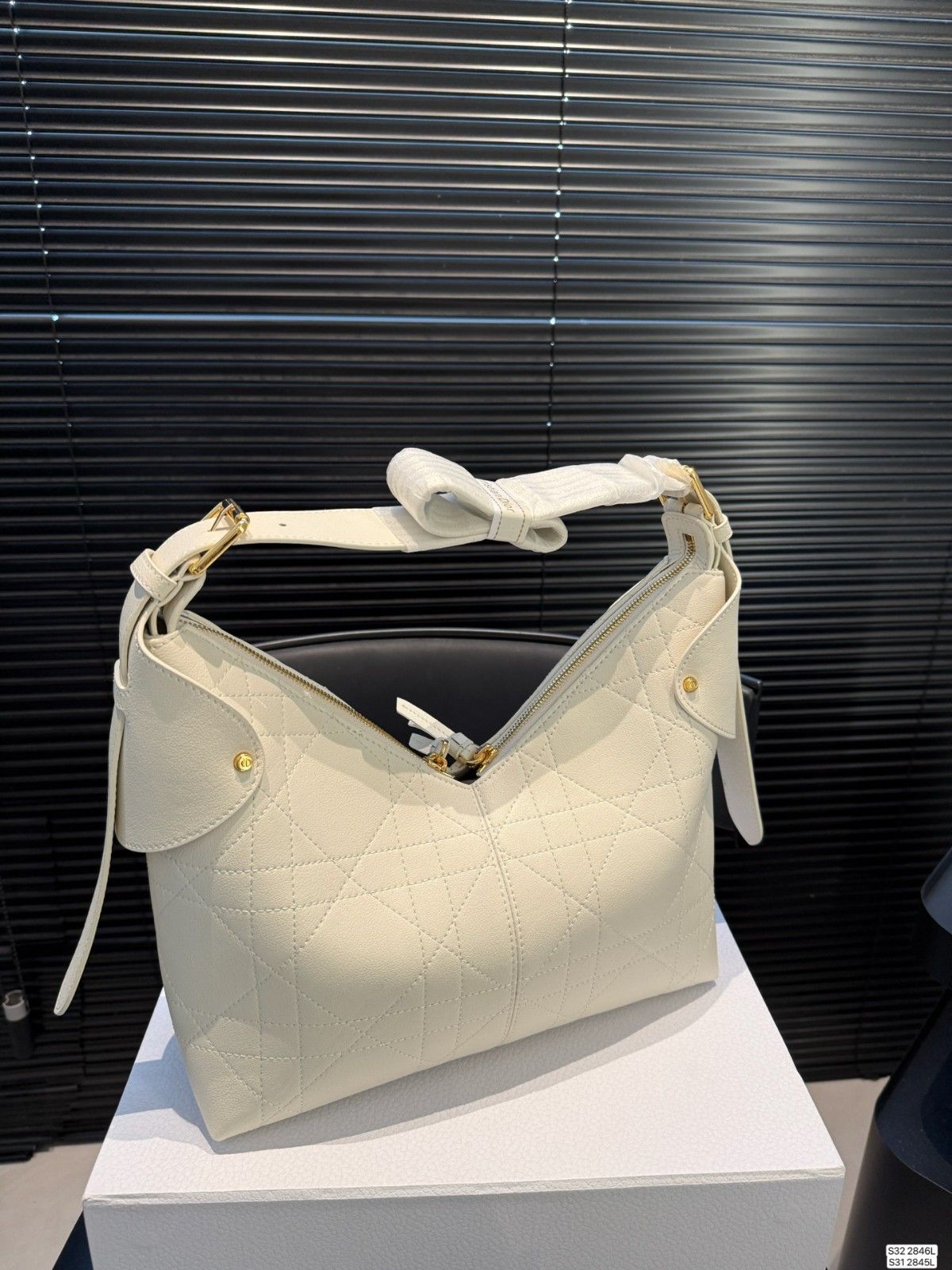 ディオール Dior Voyage ホーボーバッグ 高級 A31945