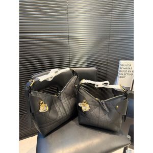 ディオール Dior Voyage ホーボーバッグ 高級 A31945