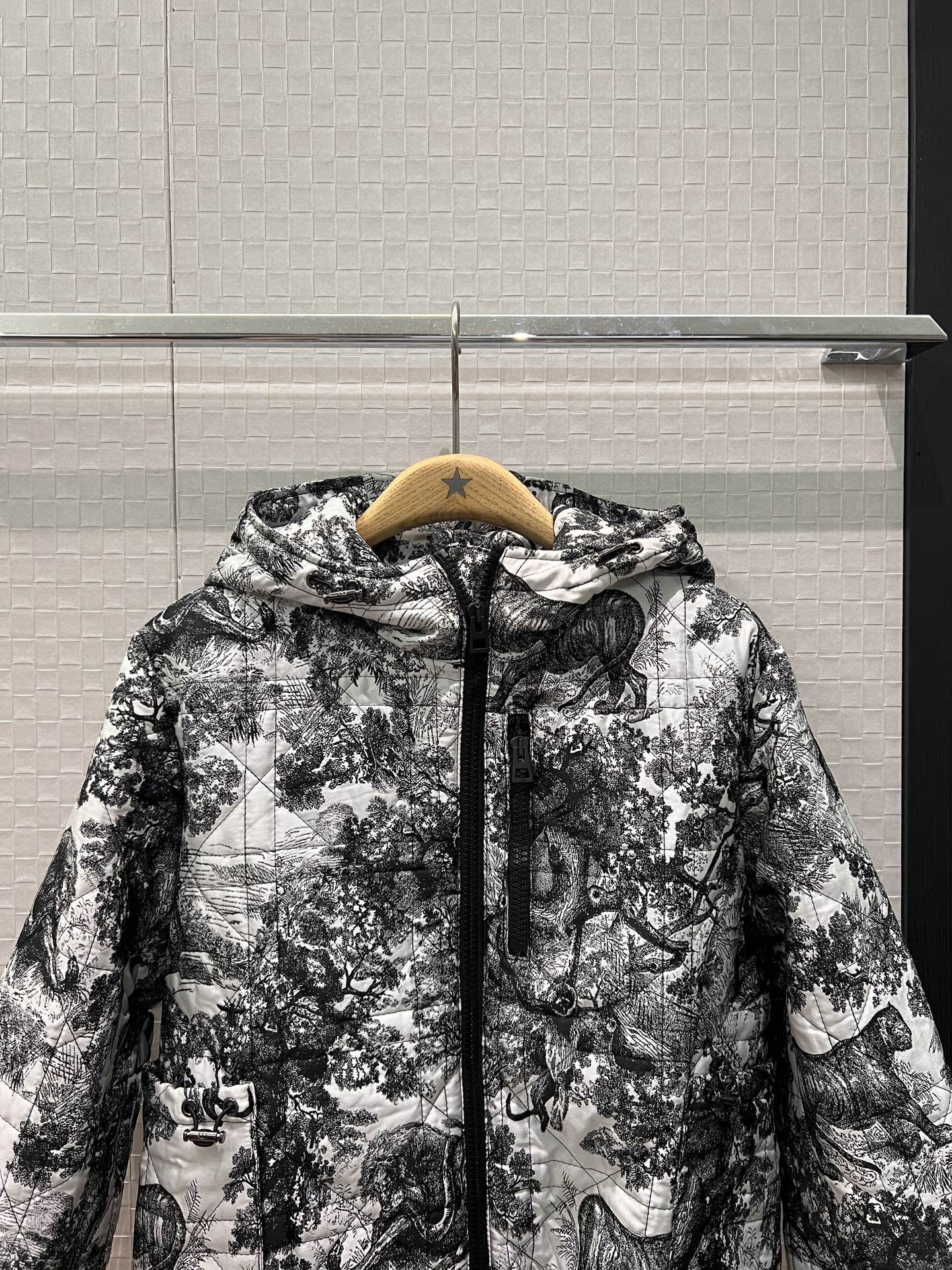 ディオール 中綿入れ ジャケット レディース向け カジュアル A31943