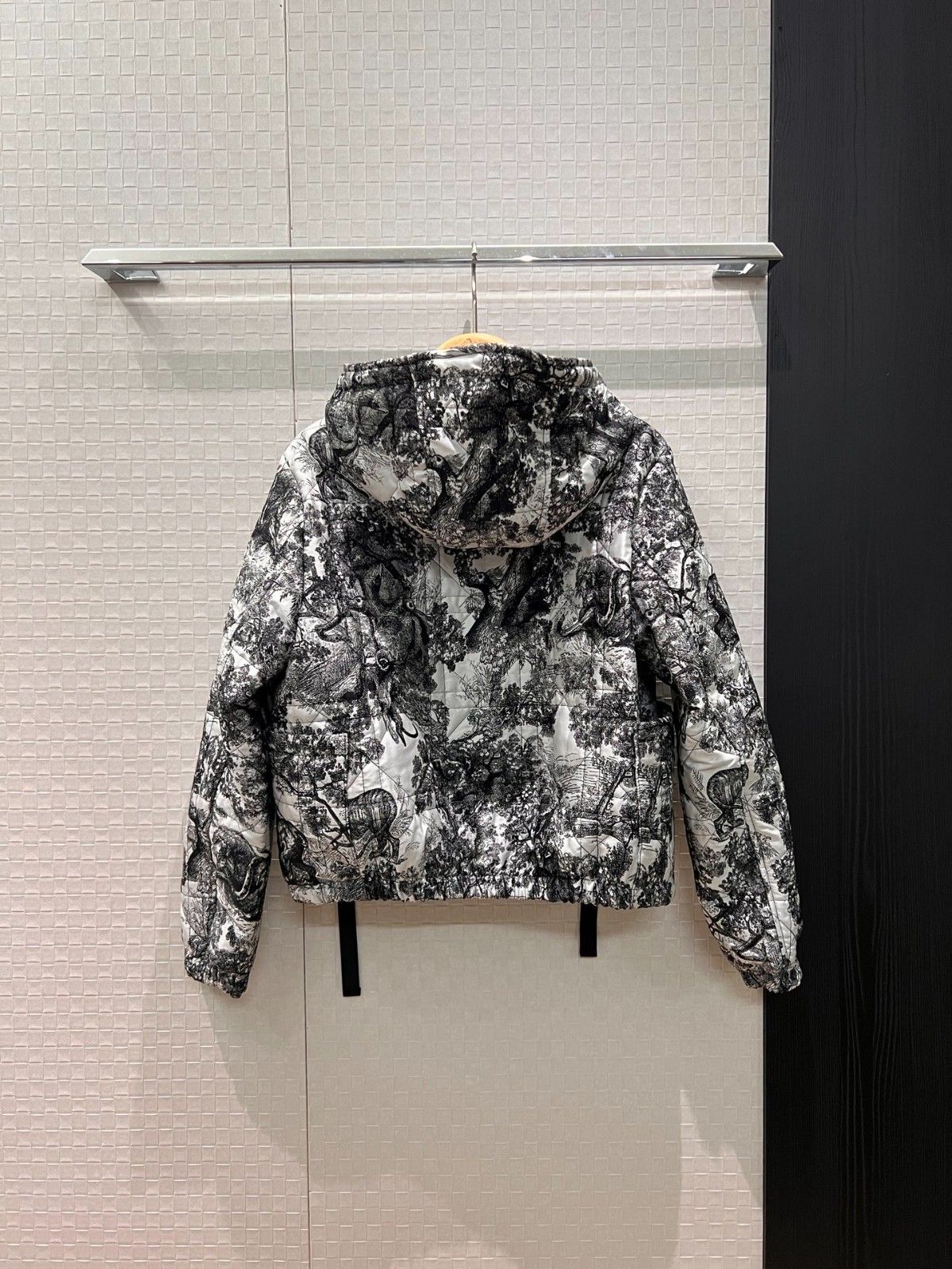 ディオール 中綿入れ ジャケット レディース向け カジュアル A31943