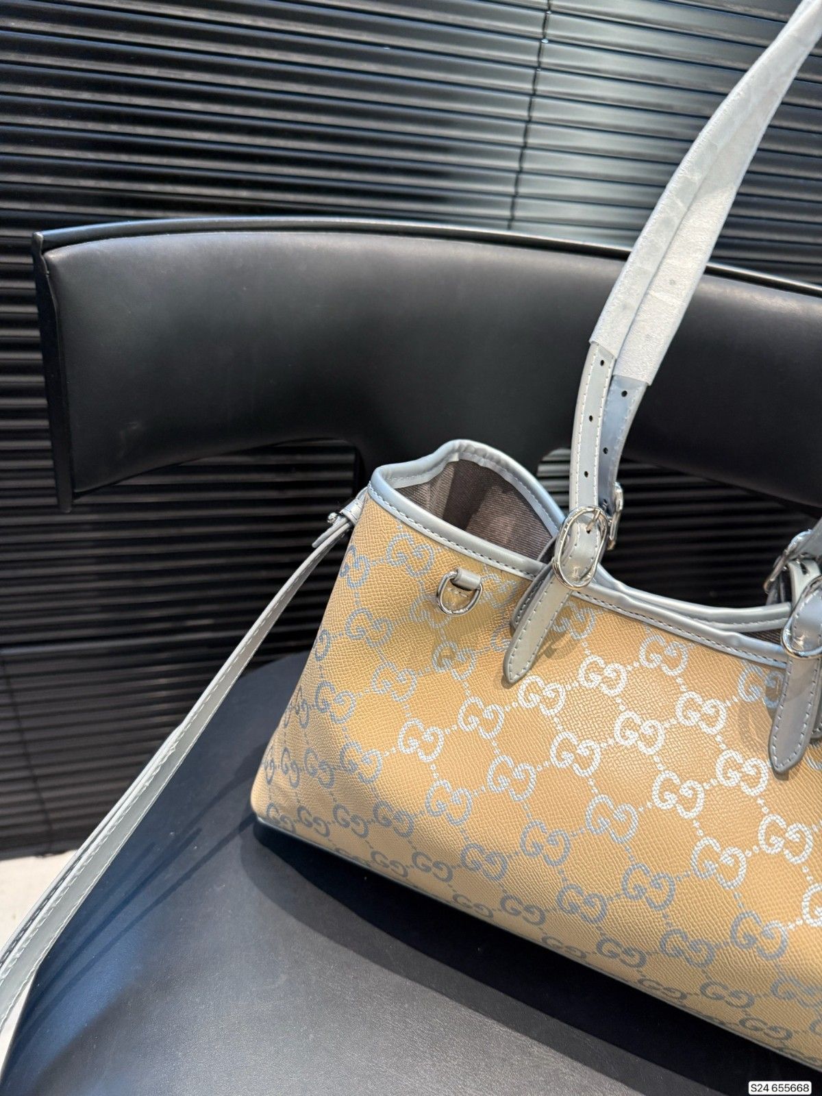 グッチ ハンドバッグ ショルダーバッグ 可愛い A31944