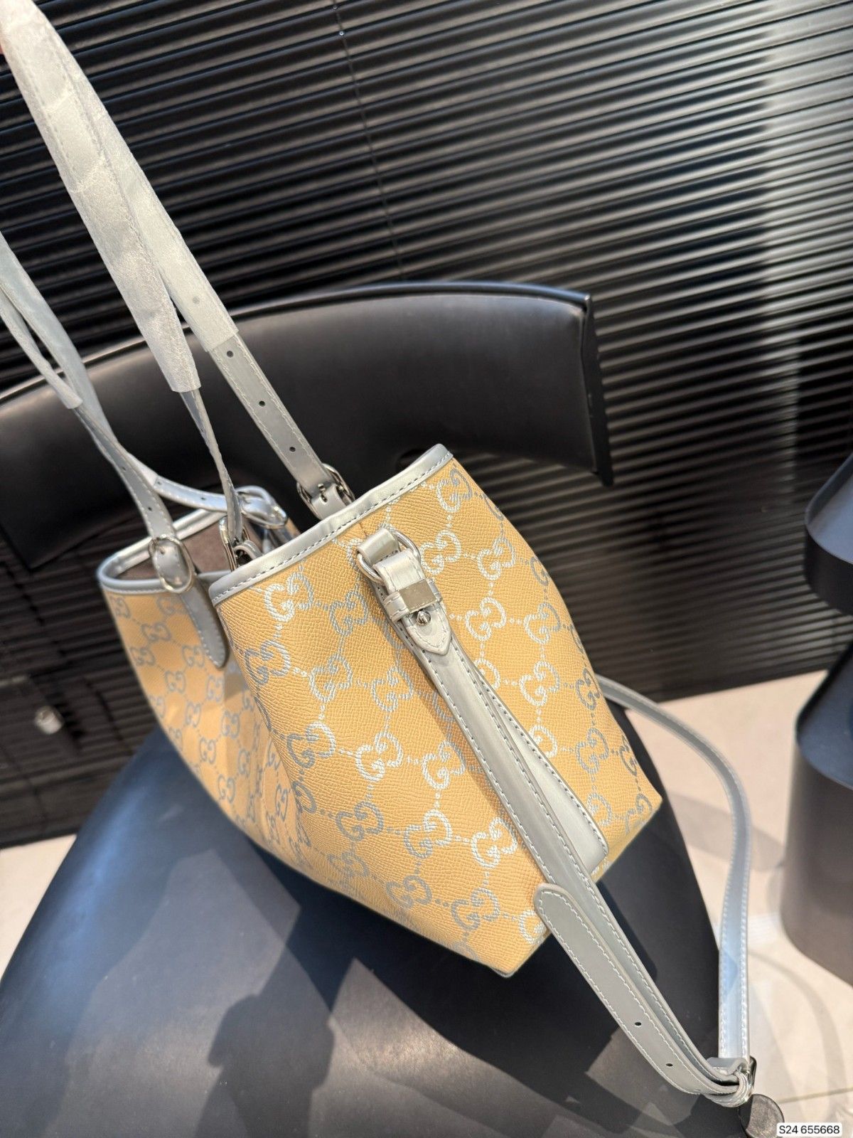 グッチ ハンドバッグ ショルダーバッグ 可愛い A31944