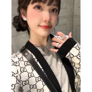 グッチ ニットカーディガン ゆったり A31939